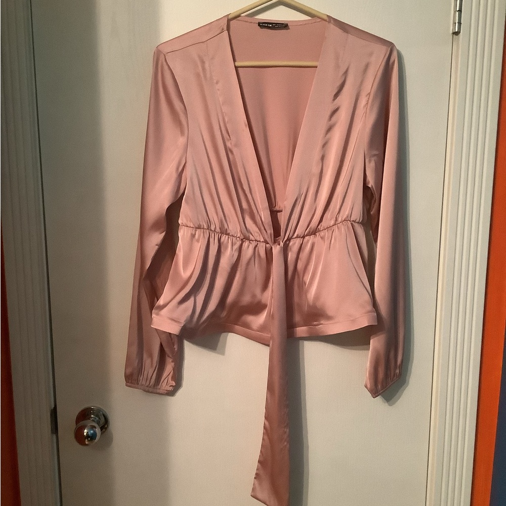 Size large, satiny top